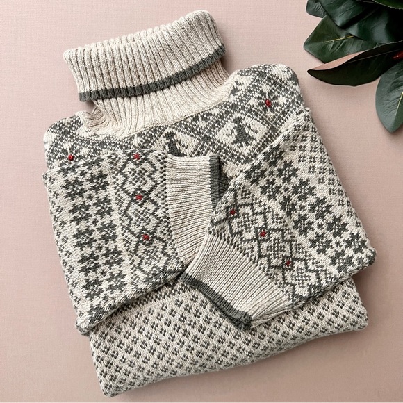 Vintage Woolrich Turtleneck Sweater - Picture 2 of 16